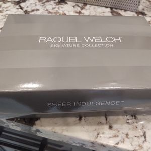 Raquel Welch Wig-Straight Up with a Twist